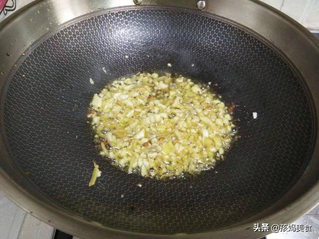 龙虾尾怎么做好吃蒜香的，龙虾尾新吃法自己在家做