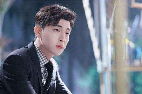 邓伦上过什么综艺，邓伦罕见地露面明显消瘦