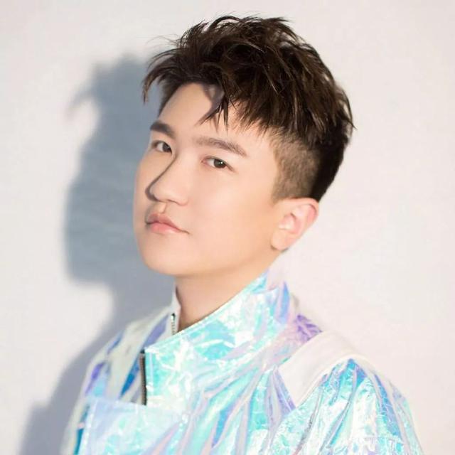 張大大懟天懟地懟空氣，從混不下去的主持轉行到演藝，迷之自信 娛樂八卦吃瓜 第3张