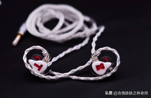 七夕送什么情人节送女友的好礼物，锦瑟香也TxBEAR 3 HIFI耳机