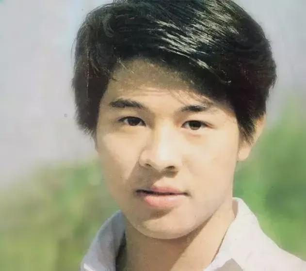 李連傑大火後，請大哥做助理年薪120萬，為啥二哥還在農村種地？ 娛樂八卦吃瓜 第5张
