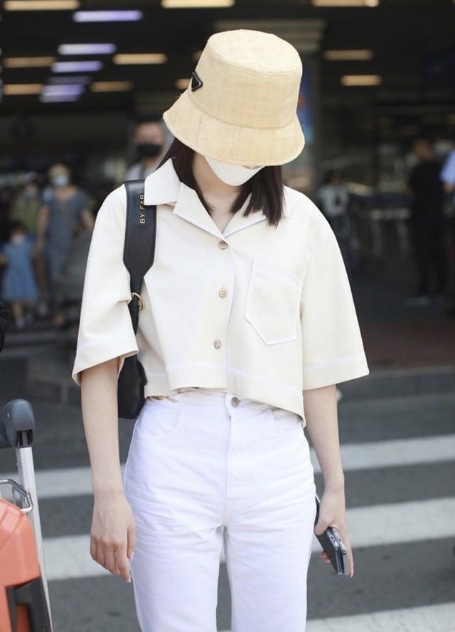 孟美岐私服照簡約大氣！漁夫帽搭配黑色涼鞋，清爽隨性更顯氣質 娛樂八卦吃瓜 第7张