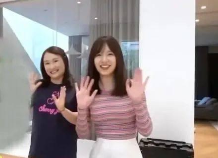 張子萱二胎後身材發福，穿條紋針織衫長肉如大媽，身材漸漸像老公 娛樂八卦吃瓜 第2张