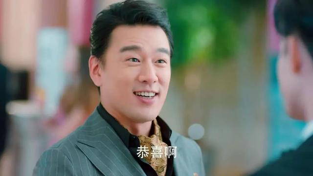 宋威龙林允街头拥吻真的吗，宋威龙和林允谈两场恋爱