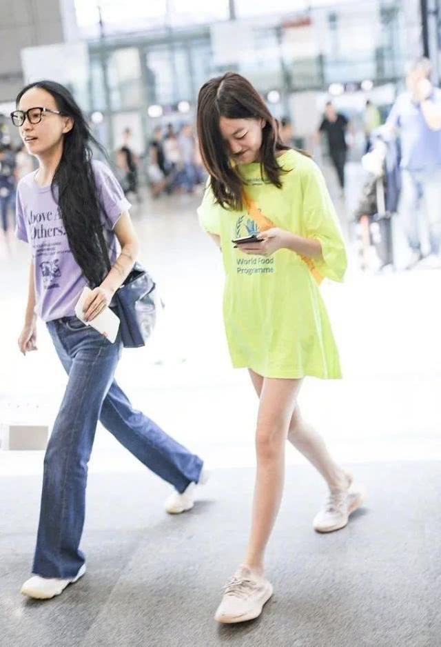 14歲李嫣曬近照，染大膽橘黃頭發配紅唇秀性感，這哪像14歲？ 娛樂八卦吃瓜 第8张