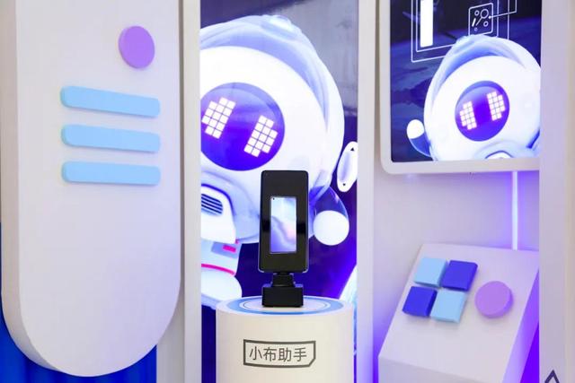 OPPO小布助手：“隐身”的AI学霸，可见的怦然心动