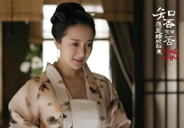 白英扮演者李依曉，都快40了，仍似少女，3個動作，保持好身材 街拍正妹 第4张