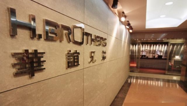 從「保姆」到第一經紀人，狠人王京花，怎麼憑一己之力架空華誼？ 娛樂八卦吃瓜 第8张