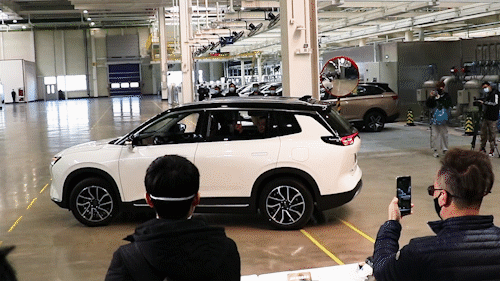 特定场景可实现无人驾驶！体验可以“自主学习”的威马W6