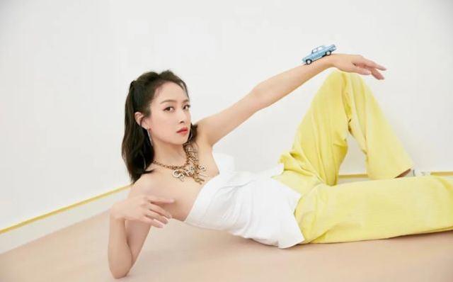 宋茜舞台造型太颯！「肚兜吊帶」亮閃閃，吸睛十足仿佛「美人魚」 娛樂八卦吃瓜 第5张