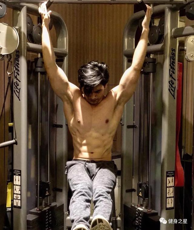 他是肌肉小狼狗，曾入選「環球先生」，這身材是什麼水平？ 健身減肥達人 第13张