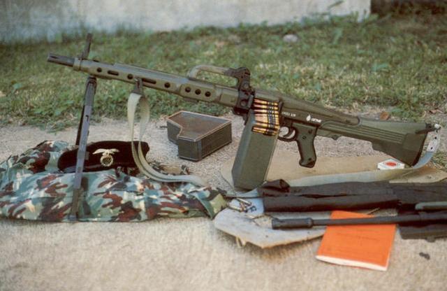 全世界火力最猛的重型机枪，步兵的手持重火力