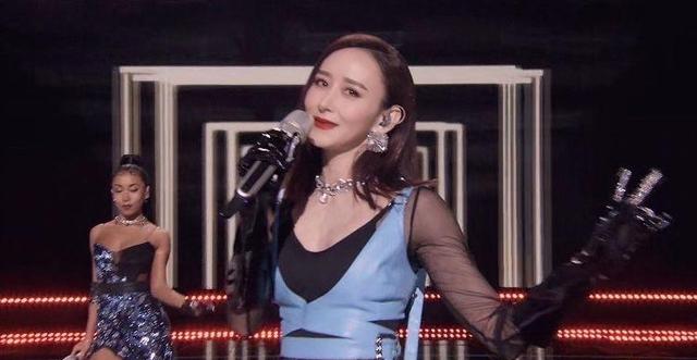 闊太胡靜身材確實有料，43歲的身體23歲身材，是怎麼做到的？ 街拍正妹 第2张