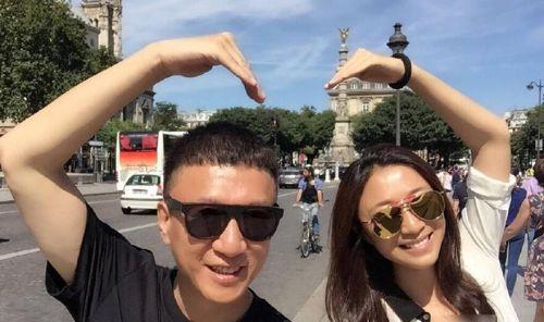 孫紅雷和妻子的感情有多好？兩人深夜散步十指緊扣，活成模範夫妻 娛樂八卦吃瓜 第9张