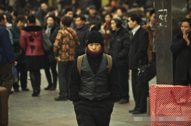 王寶強鄉下豪宅無人居住，綠色大門被人惡意刻字：到此一游 娛樂八卦吃瓜 第8张