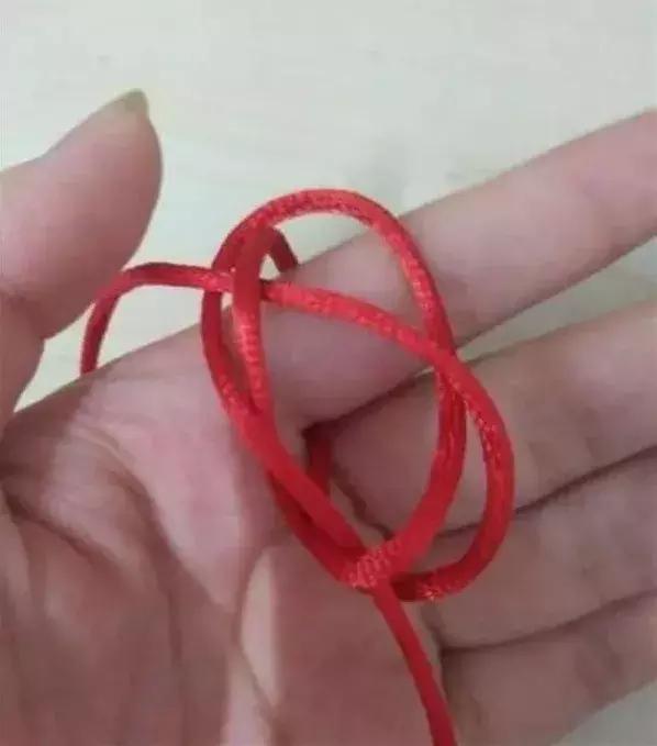 一个耳朵的蝴蝶结怎么打,蝴蝶结的打法步骤