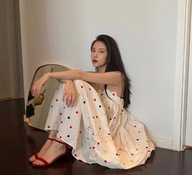 宋妍霏現身機場，黑背心配工裝褲化身「女特工」，單手插兜氣場強 娛樂八卦吃瓜 第7张