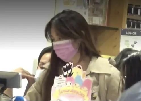 吳佩慈生四胎後首露面，再次恢復纖瘦身材，外型哪像四個孩子的媽 娛樂八卦吃瓜 第2张