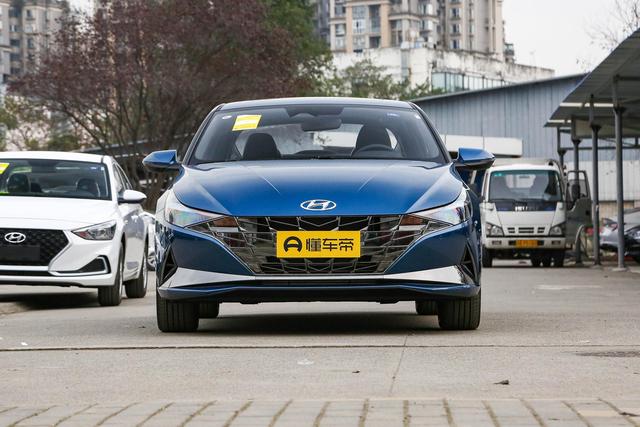 手握10-15万预算的年轻人，首辆车怎么选？第七代伊兰特适合吗？