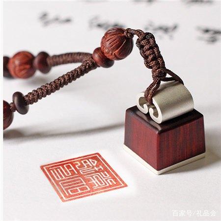 姐送弟什么生日礼物,姐姐送我生日礼物晒图朋友圈