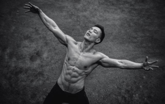 杜蕾斯新晉男模，年僅26歲，身材健碩有型，新寵兒非他莫屬 健身減肥達人 第2张