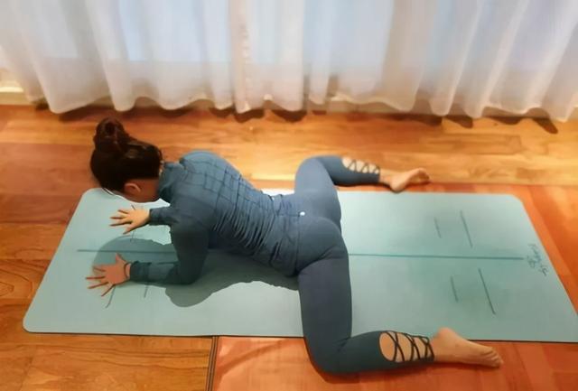 張庭51歲貌美如花，老公61歲卻像爹，瑜伽就是他爹凍齡秘籍 街拍正妹 第7张