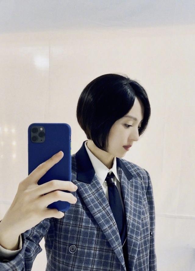 董璇曬美照，稱自己不愛作妖但會作妖，素顏拍全身照真沒明星包袱 娛樂八卦吃瓜 第4张