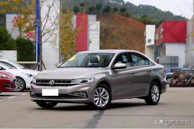 2021款宝来，单月销量2万多，起售价9.88万元，提供三款动力