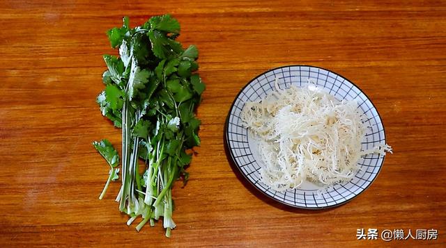 石花菜不用炒，不用煮，用冷水泡一泡，夏天最愛吃的爽口小涼菜 熱愛美食 第1张
