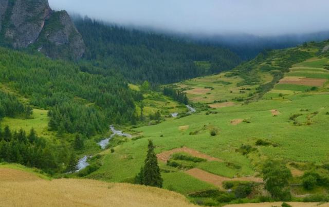 甘肃旅游必去十大景点，甘肃风景最美的十个景区