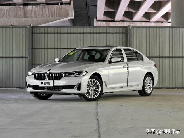座椅带加热，尺寸有加长，豪华品牌的行政级三厢车，实拍宝马5系