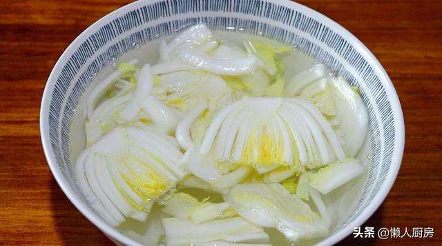 娃娃菜不用炒，用涼白開泡一泡，很爽口，沒有油膩感 熱愛美食 第11张