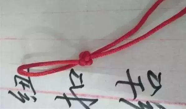 一个耳朵的蝴蝶结怎么打,蝴蝶结的打法步骤