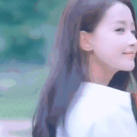 24岁孙怡素颜照，孙怡16岁勇闯社会