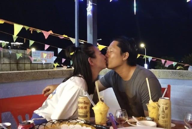 唐一菲慶祝40歲生日！曬和凌蕭肅親吻照秀恩愛，不愧「大菲姐」 娛樂八卦吃瓜 第3张