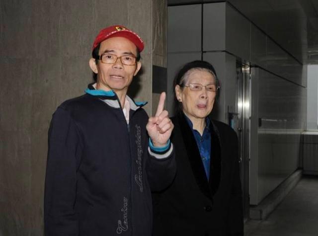 梅艷芳大哥承認出軌！與小30歲美女交往多年，古稀之年還在啃老 娛樂八卦吃瓜 第7张