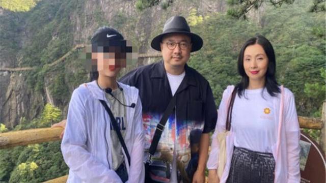 貌合神離？徐崢陶虹合體出遊被偶遇，18年婚姻後依舊沒放手 娛樂八卦吃瓜 第4张