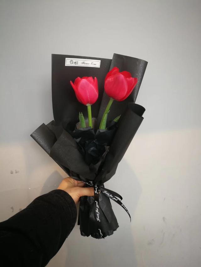 手工花束包装纸折法,纸包花束教程图解