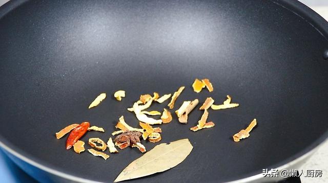 菠菜怎麼做好吃？豬肝怎麼做好吃？天氣炎熱，教你這樣涼拌著吃 熱愛美食 第3张