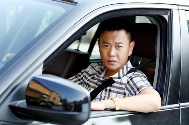 身價50億富豪把演戲當愛好，專愛跑龍套，張嘉譯：片酬不夠油費 娛樂八卦吃瓜 第12张