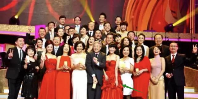 曾和馮小剛傳「夜宿門」，長達8個小時，被丈夫拋棄的沈星怎樣了 娛樂八卦吃瓜 第6张