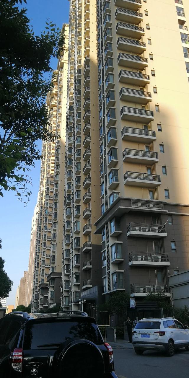 花桥有些二手房要接近三万了