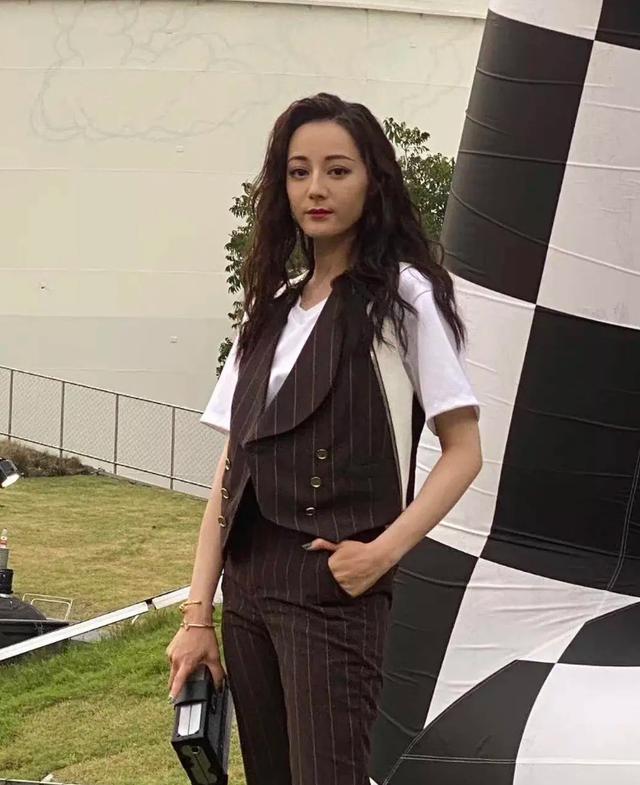 因顏值崩塌引熱議，被嘲營銷大戶，失去美貌的迪麗熱巴還剩什麼？ 娛樂八卦吃瓜 第9张
