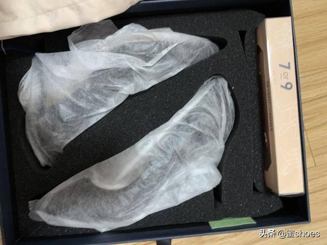穿上高跟鞋也能跑步？7or9还真是够稳妥，实用型高跟鞋分享 圣诞节送女朋友什