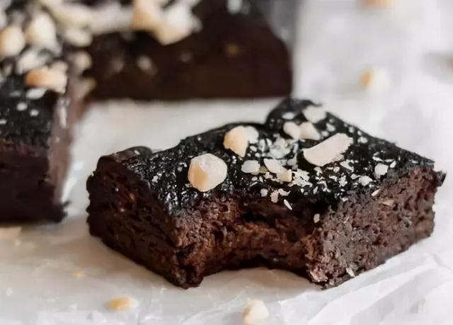 夏威夷果长什么样，原来夏威夷果是长这样的（夏威夷果：“名不副实”的坚果）