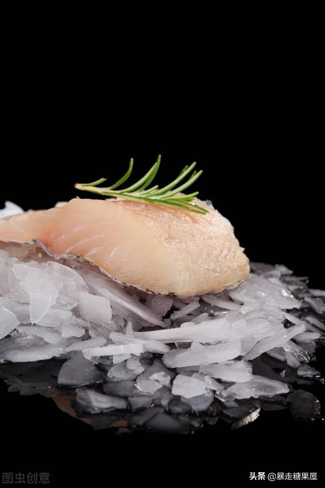 刺身的正确吃法，刺身怎么吃更安全（了解几种常吃的刺身）