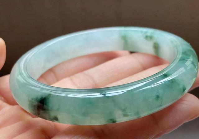 不能碰的宝石帕托石（对人体有害的石头有哪些）