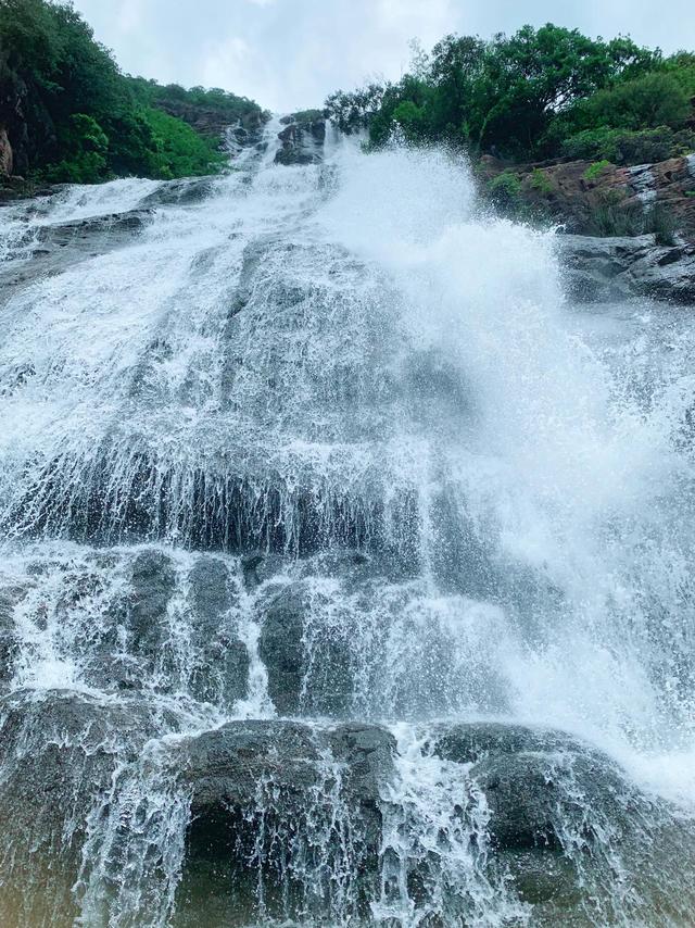广州白水寨风景名胜区瀑布介绍，北回归线上的壮丽瀑布