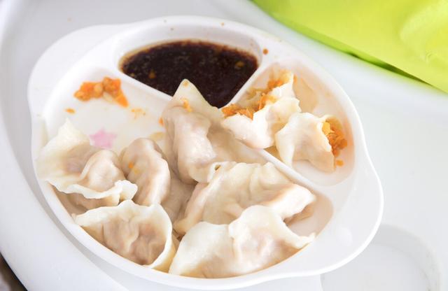 米醋和白醋的区别，米醋和白醋的区别和作用