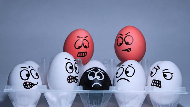 心脏猝死前最主要的三大表现，猝死前三个征兆不止一次提醒过你（生活中心脏猝死前有哪6个明显症状）